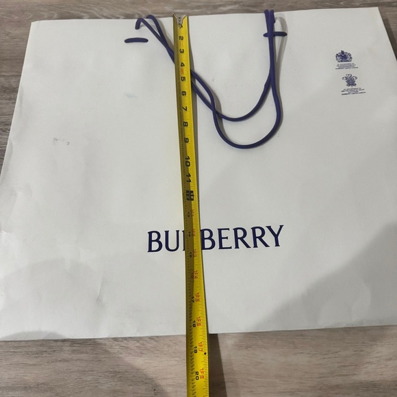 Burberry Shopping Bag Authentic 18x21 - Picture 2 of 3